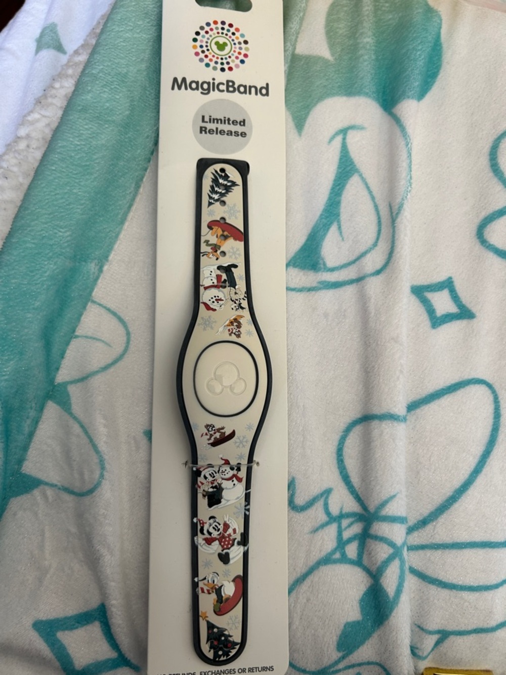 Disney Walt’s Holiday Lodge Limited release magic band NWT